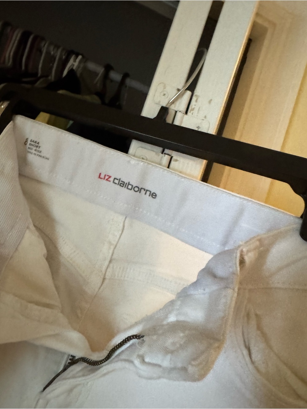 Liz Claiborne White Cropped Denim Bermuda Shorts - Picture 3 of 4